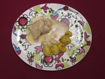 Rezept: Rotbarschrouladen in Bier-Senfsoße Rotbarschrouladen in Bier-Senfsoße - Rezept