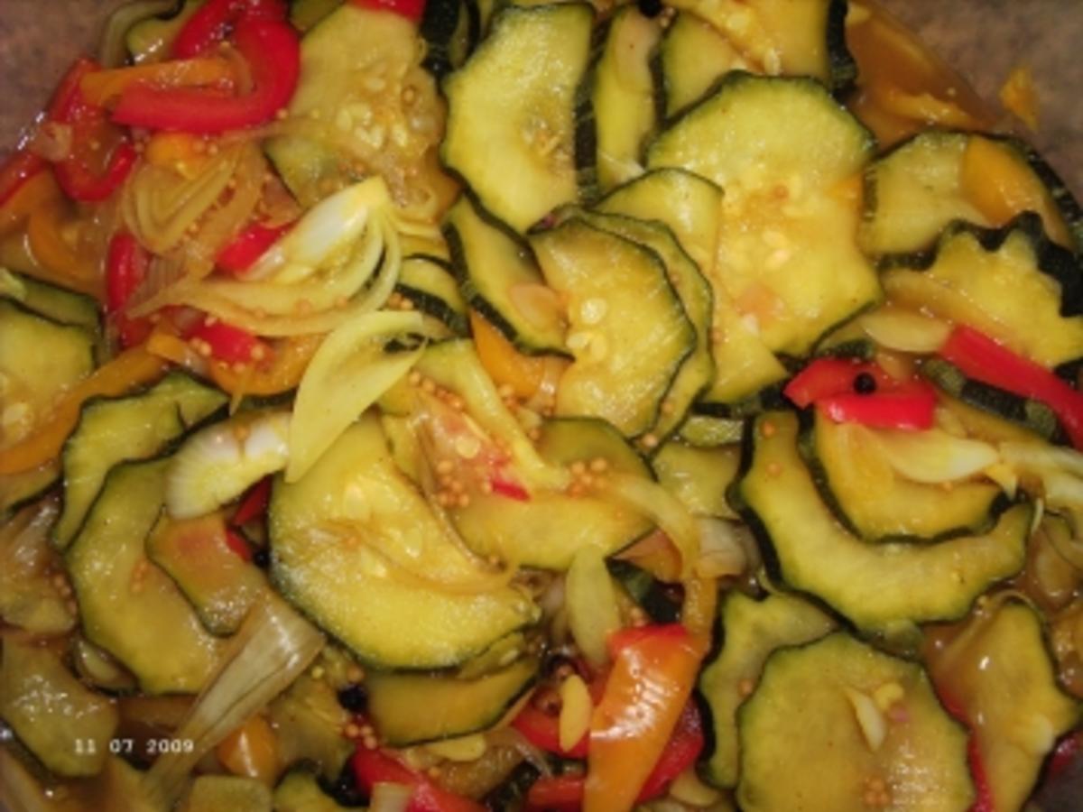 Zucchini süss sauer - Rezept mit Bild - kochbar.de