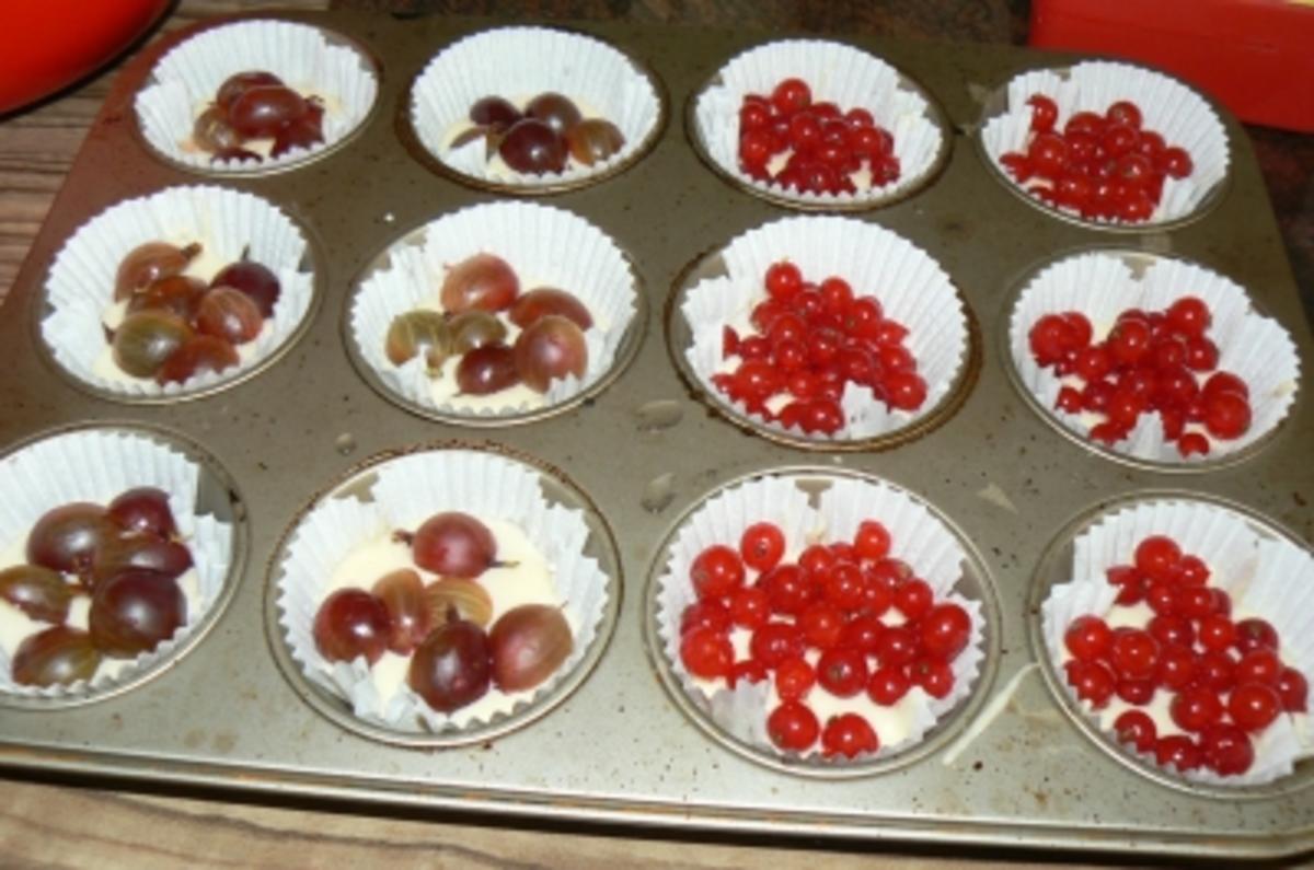 Beerenmuffins mit Baiserhäubchen a la Kräuterhexe - Rezept - Bild Nr. 5