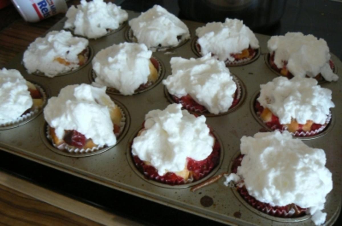 Beerenmuffins mit Baiserhäubchen a la Kräuterhexe - Rezept - Bild Nr. 7