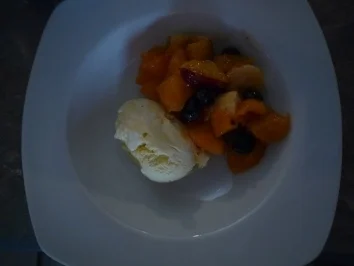 Rezept: Obstsalat mit Vanilleeis Bild Nr. 2 Obstsalat mit Vanilleeis - Rezept - Bild Nr. 2