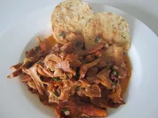 Rezept: Eierschwammerlgulasch Eierschwammerlgulasch - Rezept
