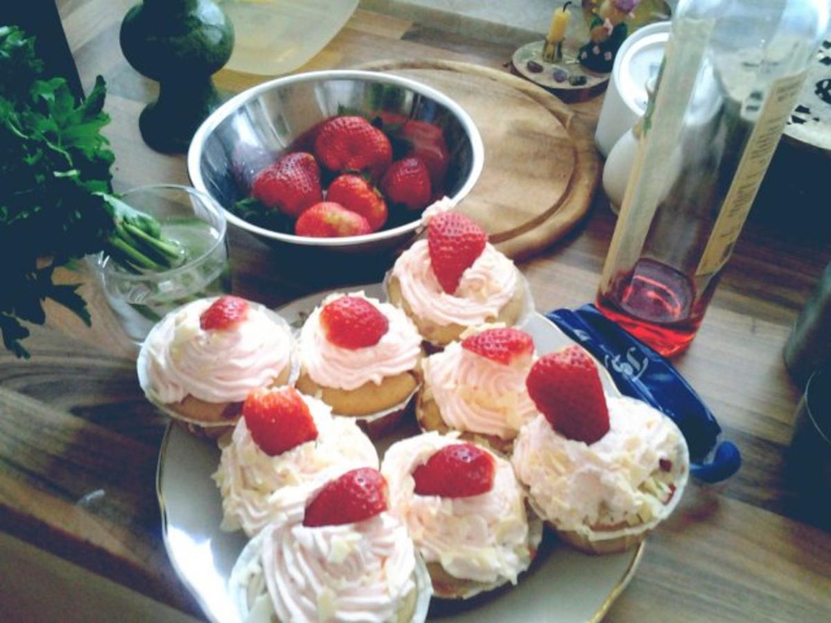 Muffins - Erdbeer-Sahne-Muffins - Rezept