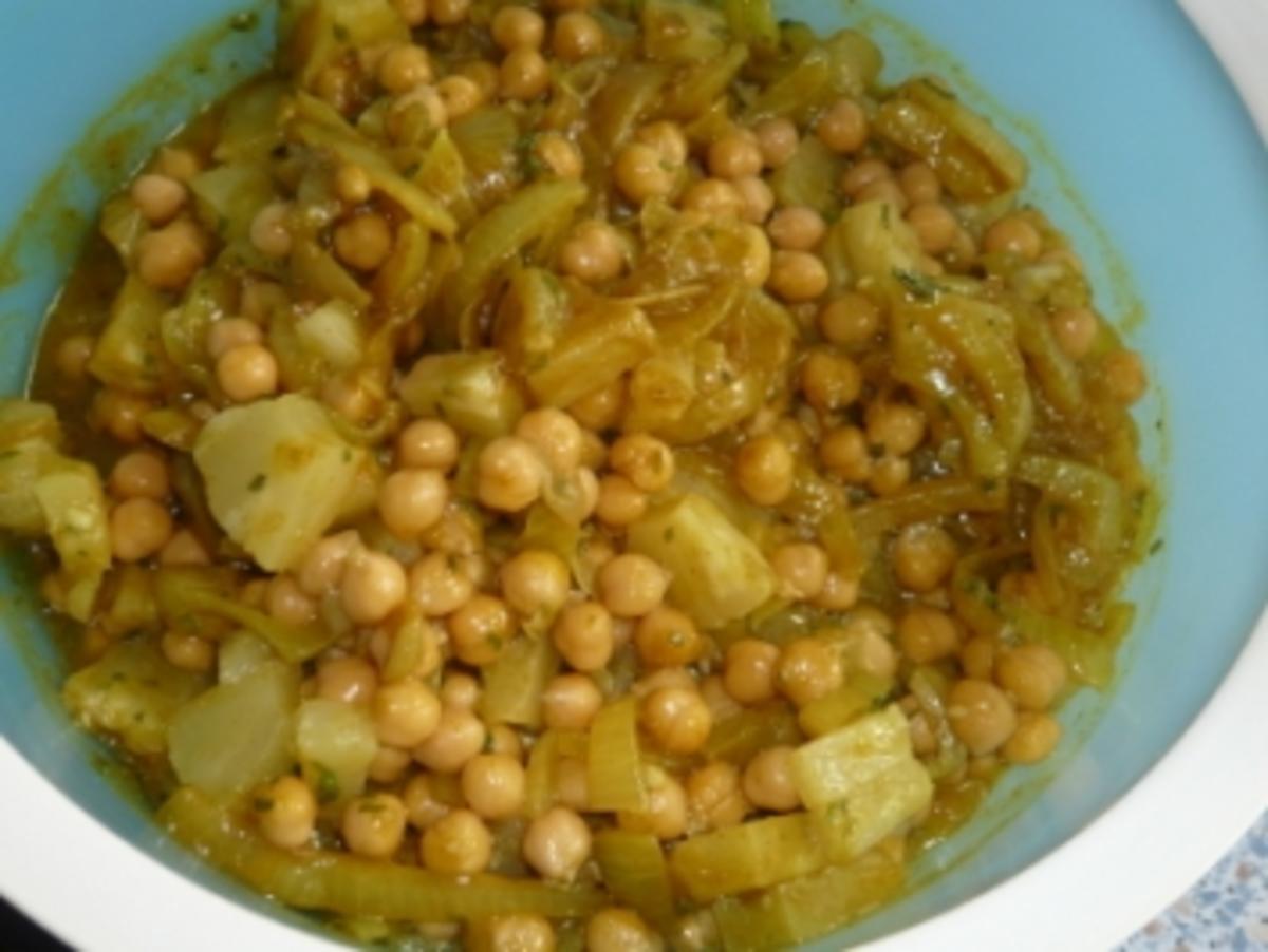 Kichererbsen-Zwiebel-Ananas-Curry-Salat - Rezept - kochbar.de