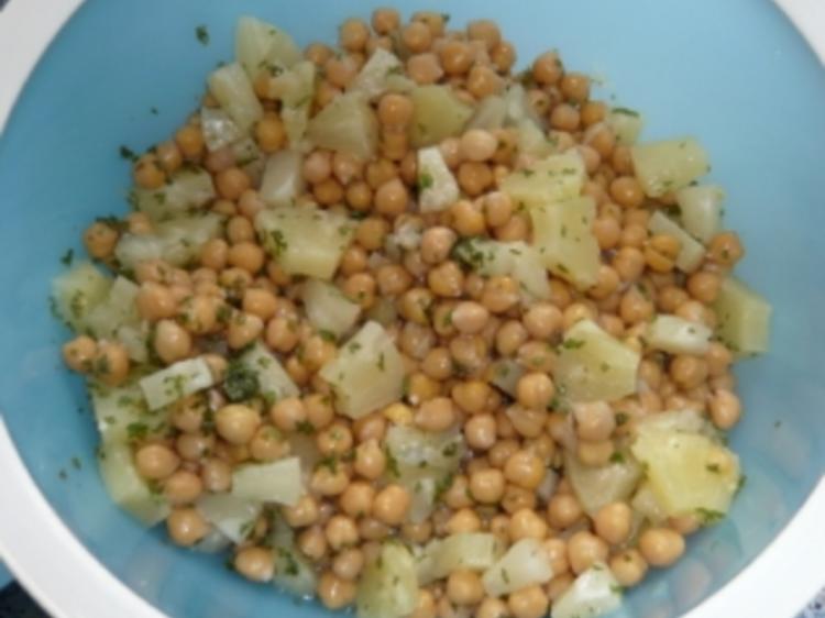 Kichererbsen Zwiebel Ananas Curry Salat - schnell &amp; einfach - von Kochmomo