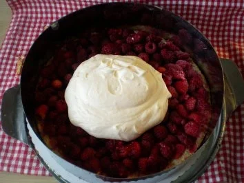 Himbeer- Johurttorte - Rezept - Bild Nr. 6