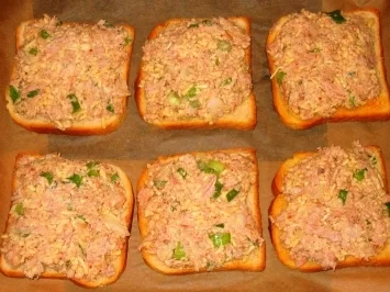 Snack: Zwiebeliger Fischtoast - Rezept