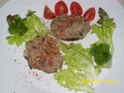 Fleisch: Saftig-würzige Hackfleischklößchen, fettreduziert - Rezept