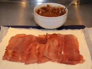 Rezept: Schweinefilet im Pflaumenmus-Blätterteigmantel Bild Nr. 3 Schweinefilet im Pflaumenmus-Blätterteigmantel - Rezept - Bild Nr. 3