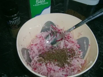 Rezept: Rettichsalat Bild Nr. 3 Rettichsalat - Rezept - Bild Nr. 3