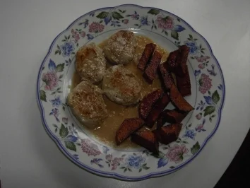 Fleisch - Schweinefilet Robert mit selbstgemachten Pommes Frites - Rezept