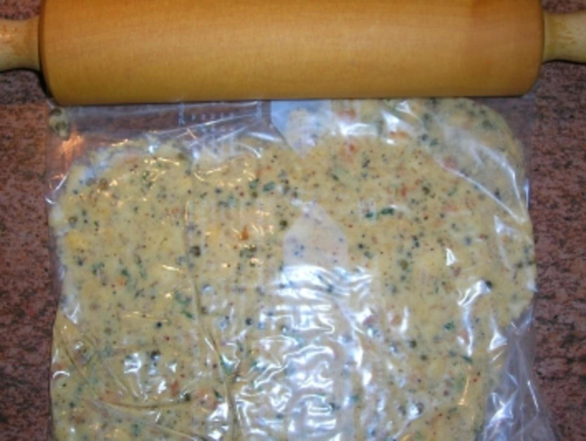 Roastbeef  mit leckerer  Pfefferkruste, gebratene Bohnen im Paprikaring, Rosmarinkartoffeln und grüne Pfeffersauce - Rezept - Bild Nr. 5