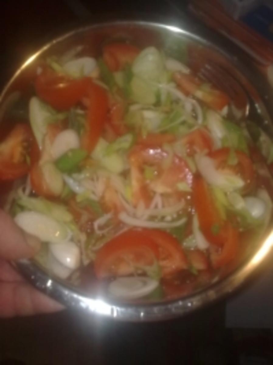 Tomatensalat mit Frühlingszwiebeln - Rezept