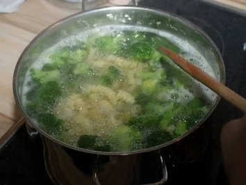 Rezept: Orecchiette-Nudeln mit Brokkoli und Hühnerleber Orecchiette-Nudeln mit Brokkoli und Hühnerleber - Rezept