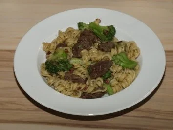 Rezept: Orecchiette-Nudeln mit Brokkoli und Hühnerleber Bild Nr. 3 Orecchiette-Nudeln mit Brokkoli und Hühnerleber - Rezept - Bild Nr. 3
