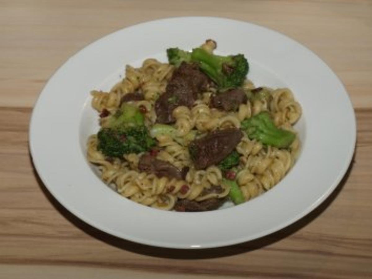 Orecchiette Nudeln mit Brokkoli und Hühnerleber - einfach - von Stoglic