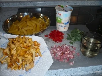 Rigatoni mit selbst gesuchten Pfifferlingen - Rezept - Bild Nr. 3