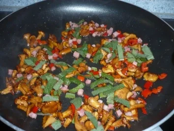 Rigatoni mit selbst gesuchten Pfifferlingen - Rezept - Bild Nr. 5