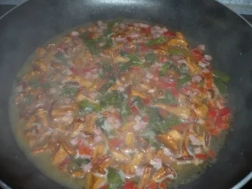 Rigatoni mit selbst gesuchten Pfifferlingen - Rezept - Bild Nr. 7