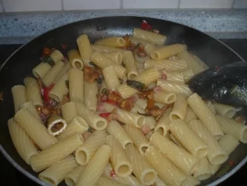 Rigatoni mit selbst gesuchten Pfifferlingen - Rezept - Bild Nr. 8