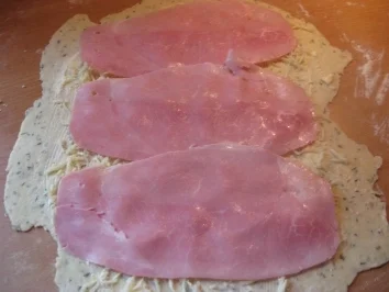 Rezept: Pizza-Strudel mit Pfifferlingen und Rührei Bild Nr. 2 Pizza-Strudel mit Pfifferlingen und Rührei - Rezept - Bild Nr. 2