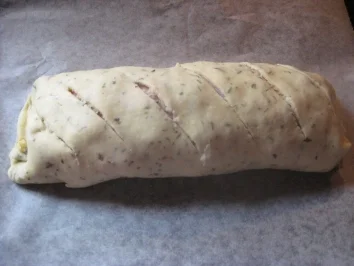 Rezept: Pizza-Strudel mit Pfifferlingen und Rührei Bild Nr. 4 Pizza-Strudel mit Pfifferlingen und Rührei - Rezept - Bild Nr. 4