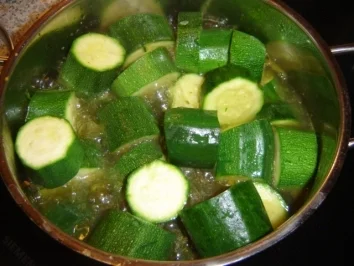 FEINES GRÜNROTES SOMMERSÜPPCHEN AUS DEM GLAS - Rezept - Bild Nr. 2