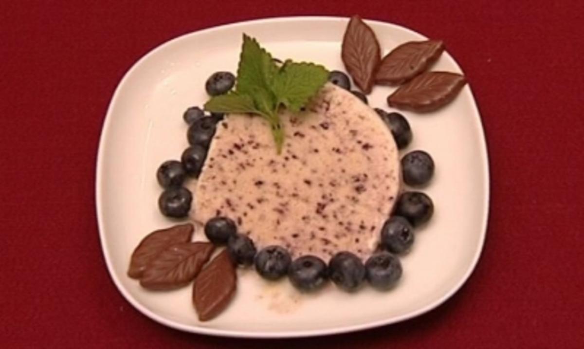 Blaubeerparfait (Mackie Heilmann) - Rezept