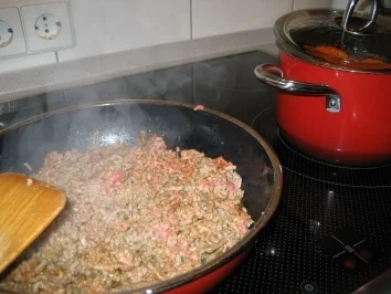 Halbe Paprika mit Hack - Rezept - Bild Nr. 2