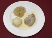 Eisbein sächsischer Art mit Klößen und Sauerkraut an feiner Meerrettichsoße (Rico Rex) - Rezept