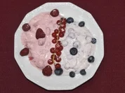 Weiße Mousse au Chocolat mit frischen Himbeeren (Maren Gilzer) - Rezept
