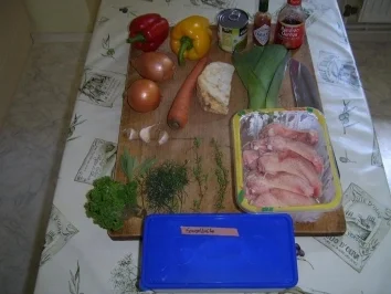 Paprikasuppe mit Fadennudeln und Eiersticheinlage - Rezept - Bild Nr. 2