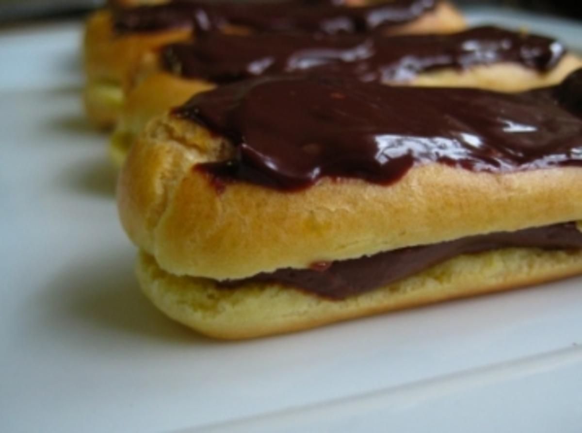 Éclairs mit Schokoladenmousse - Rezept