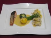 Gebratener Wildlachs auf Bandnudeln an Babyspargel in Safransoße - Rezept
