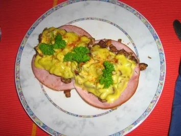 Pfifferling-Toast mit Ei - Rezept