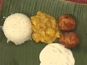 Rezept: Kokosfischcurry mit Vindaloo-Eiern, Reis und Chili-Bananen-Joghurt Kokosfischcurry mit Vindaloo-Eiern, Reis und Chili-Bananen-Joghurt - Rezept