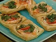 Rezept: Auberginen-Lachs-Tarte mit Kapernbutter Auberginen-Lachs-Tarte mit Kapernbutter - Rezept