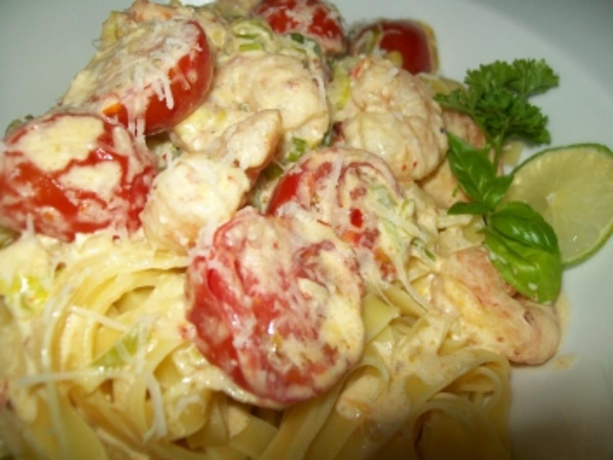 Bilder für Lemon-Chili-Prawns & Schmelztomaten auf Tagliatelle... - Rezept