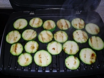 Grillgemüse mit Hackfleischbällchen und frischem Dip - Rezept - Bild Nr. 3