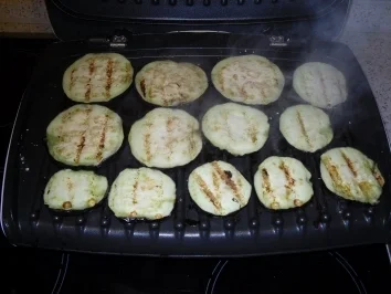 Grillgemüse mit Hackfleischbällchen und frischem Dip - Rezept - Bild Nr. 4