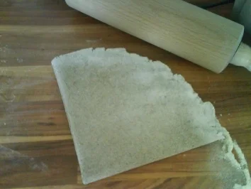 Pizzateig für 2 runde Pizzas / 1 Backblech /2 Calzone - Rezept - Bild Nr. 9