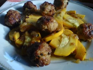 Rezept: Zucchini-Gemüse mit Hackbällchen Bild Nr. 2 Zucchini-Gemüse mit Hackbällchen - Rezept - Bild Nr. 2