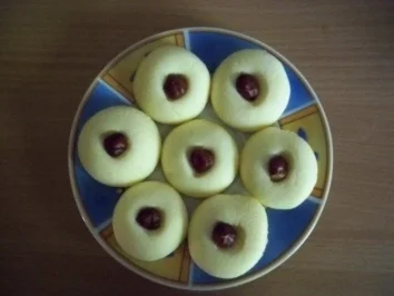 Einfache Plätzchen mit Haselnüssen - Rezept