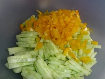 Rezept: "Bunte Nudeln"-Salat Bild Nr. 4 "Bunte Nudeln"-Salat - Rezept - Bild Nr. 4