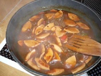 Rezept: Heeeee------ du Würstchen mach gleich Gulasch aus Dir Bild Nr. 2 Heeeee------ du Würstchen mach gleich Gulasch aus Dir - Rezept - Bild Nr. 2