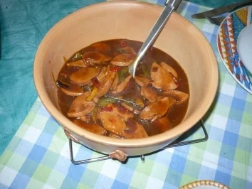 Rezept: Heeeee------ du Würstchen mach gleich Gulasch aus Dir Bild Nr. 4 Heeeee------ du Würstchen mach gleich Gulasch aus Dir - Rezept - Bild Nr. 4