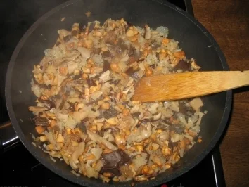 Asiatische Pilzrahmsauce mit Serviettenknödel - Rezept - Bild Nr. 3