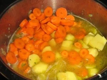 Gemüseeintopf ala Rosa mit Pute und Kräutern - Rezept - Bild Nr. 8