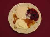 Rezept: Kaiserwaffeln Bergische Art mit Milchreis, roter Fruchtgrütze und Sahne Kaiserwaffeln Bergische Art mit Milchreis, roter Fruchtgrütze und Sahne - Rezept