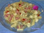 Bunter Nudelsalat mit Tomate und Mozzarella - Rezept